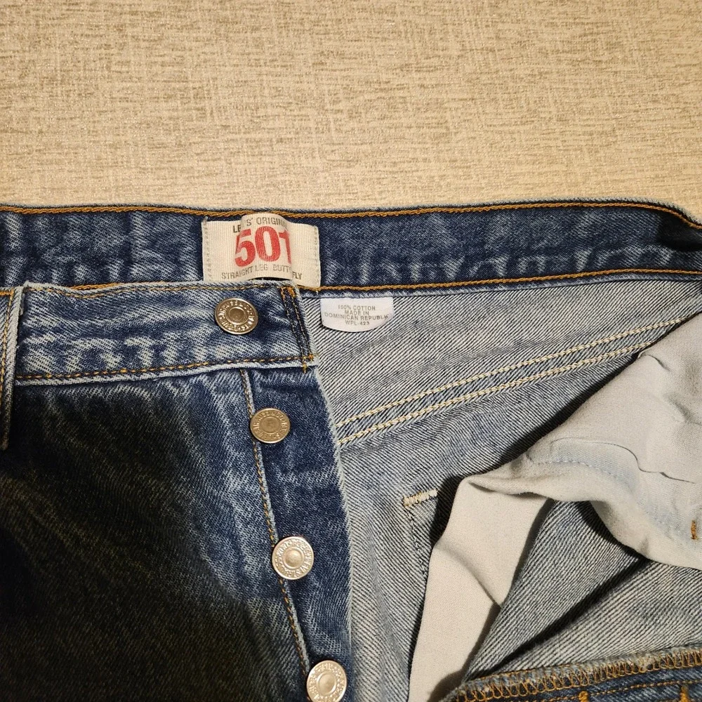 Levis 501 Original Jeans Mens 35x32 Blue Straight Leg Button Fly Faded Denim